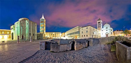 simsearch:400-06919640,k - Zadar Forum square evening panorama with historic Roman artefacts, Dalmatia, Croatia Foto de stock - Royalty-Free Super Valor e Assinatura, Número: 400-08098427