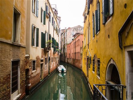 pink lagoon - View of an inner canal of Venice Stock Photo - Budget Royalty-Free & Subscription, Code: 400-08107142