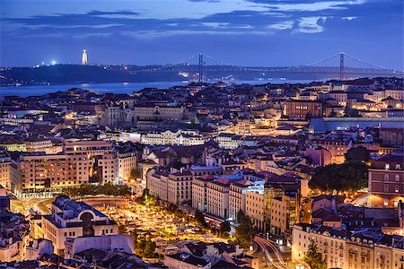 simsearch:400-07326929,k - Lisbon, Portugal skyline at night. Foto de stock - Royalty-Free Super Valor e Assinatura, Número: 400-08107484