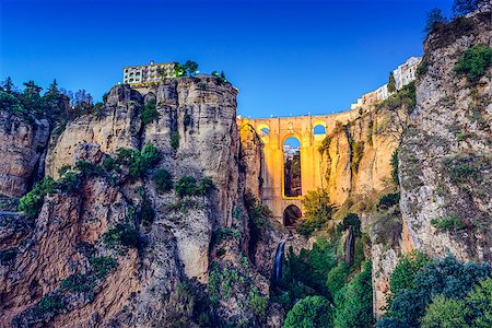 puente nuevo - Ronda, Spain at Puente Nuevo Bridge. Photographie de stock - Aubaine LD & Abonnement, Code: 400-08107501