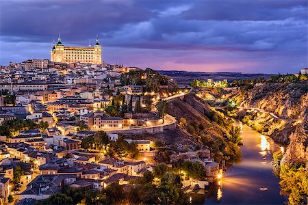 simsearch:400-08861618,k - Toledo, Spain town skyline on the Tagus River. Stock Photo - Budget Royalty-Free & Subscription, Code: 400-08108634