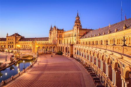 parque de maria luisa - Seville, Spain at Spanish Square (Plaza de Espa?a). Foto de stock - Super Valor sin royalties y Suscripción, Código: 400-08108632