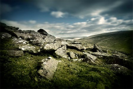 simsearch:400-08114103,k - Wild Landscape, rugged rocks on Dartmoor,UK. Foto de stock - Royalty-Free Super Valor e Assinatura, Número: 400-08114100
