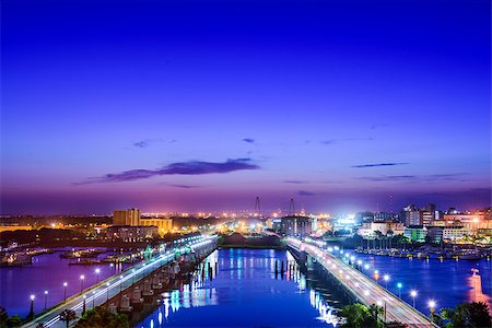 simsearch:400-08557015,k - Charleston, South Carolina, USA skyline over the Ashley River. Foto de stock - Royalty-Free Super Valor e Assinatura, Número: 400-08114474