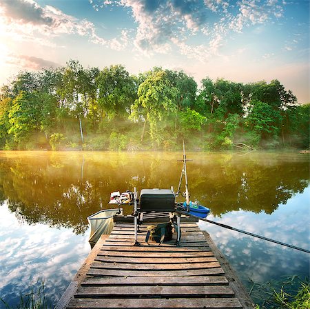 simsearch:400-04968925,k - Fishing on a calm river in the morning Photographie de stock - Aubaine LD & Abonnement, Code: 400-08115525