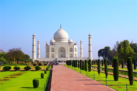 Taj Mahal mausoleum in Agra, India Stock Photo - Budget Royalty-Free & Subscription, Code: 400-08111606