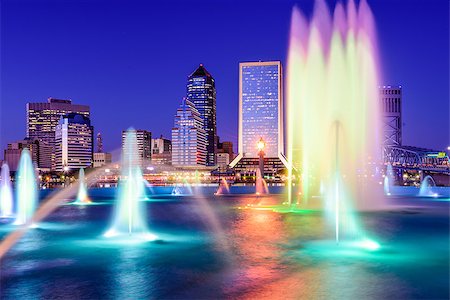 simsearch:400-08434073,k - Jacksonville, Florida, USA skyline at the fountain. Foto de stock - Royalty-Free Super Valor e Assinatura, Número: 400-08111835