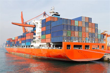 simsearch:400-05367965,k - Container Ship Fotografie stock - Microstock e Abbonamento, Codice: 400-08112158