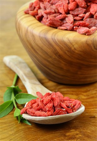 dry red goji berries for a healthy food Photographie de stock - Aubaine LD & Abonnement, Code: 400-08112576