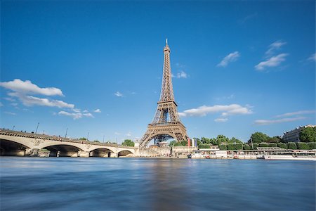 eine person - Wide angle view of The Eiffel Tower and Seine river, long exposure in Paris, France Stock Photo - Budget Royalty-Free & Subscription, Code: 400-08156860