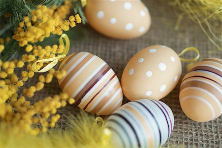 easter basket not people - Easter greeting card with colorful easter eggs Foto de stock - Super Valor sin royalties y Suscripción, Código: 400-08152639