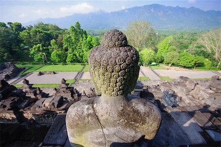 simsearch:400-06558274,k - 9th-century Buddhist Temple in Magelang, Central Java Photographie de stock - Aubaine LD & Abonnement, Code: 400-08153247