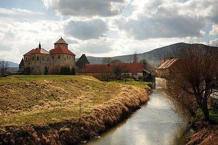 simsearch:400-04518981,k - Very old castle with spring countryside in Bohemia Photographie de stock - Aubaine LD & Abonnement, Code: 400-08160733