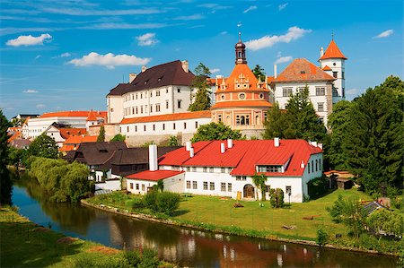 simsearch:400-06741067,k - Beautiful renaissance era castle with Roundel pavillon in Jindrichuv Hradec was built in 16th century and is located on the hill near the river Nezarka. Czech Republic Stock Photo - Budget Royalty-Free & Subscription, Code: 400-08186068