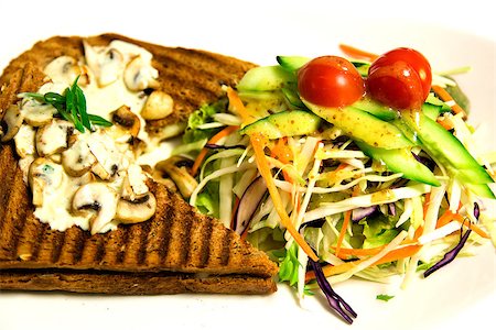 simsearch:400-04798472,k - Fresh and delicious grilled sandwich with salad Stock Photo - Budget Royalty-Free & Subscription, Code: 400-08186721