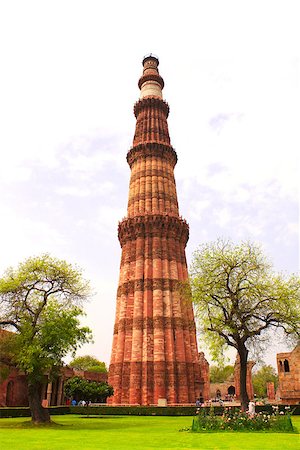 delhi monument - Qutub-Minar Tower, New Delhi, India.  UNESCO World Heritage Stock Photo - Budget Royalty-Free & Subscription, Code: 400-08187826