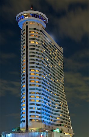 simsearch:400-05157115,k - Tall building a fancy kind of night in Bangkok Foto de stock - Super Valor sin royalties y Suscripción, Código: 400-08188019