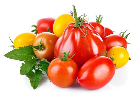 simsearch:400-08375763,k - Fresh tomatoes with green leaves. Isolated on white background Stock Photo - Budget Royalty-Free & Subscription, Code: 400-08197701