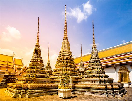 Wat Phra Chetupon Vimolmangklararm (Wat Pho) temple, Bangkok, Thailand. Photographie de stock - Aubaine LD & Abonnement, Code: 400-08221914