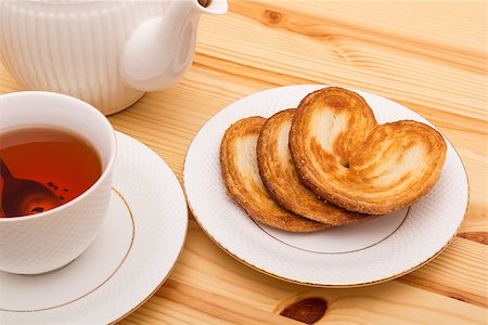 Cup of tea with cookies on table close-up Stock Photo - Budget Royalty-Free & Subscription, Code: 400-08222872