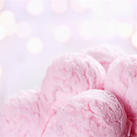 simsearch:400-08225242,k - Close up pink ice cream with blurry shiny bokeh background. Stockbilder - Microstock & Abonnement, Bildnummer: 400-08223816