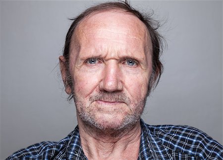 simsearch:400-04069319,k - Closeup portrait of an elderly man Foto de stock - Super Valor sin royalties y Suscripción, Código: 400-08255994