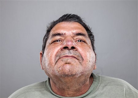 simsearch:400-04024967,k - Closeup portrait of an elderly man Foto de stock - Super Valor sin royalties y Suscripción, Código: 400-08255998