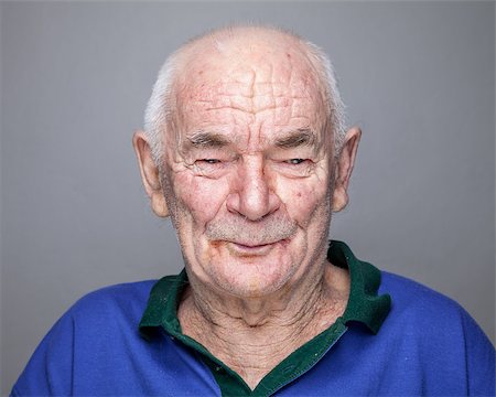 simsearch:400-04024967,k - Closeup portrait of an elderly man Foto de stock - Super Valor sin royalties y Suscripción, Código: 400-08255990