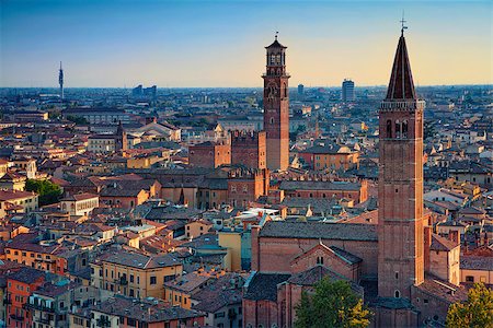simsearch:400-08794882,k - Image of Verona, Italy during summer sunset. Photographie de stock - Aubaine LD & Abonnement, Code: 400-08256748