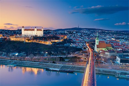 simsearch:400-07729303,k - Image of Bratislava, the capital city of Slovakia during sunset. Stockbilder - Microstock & Abonnement, Bildnummer: 400-08253074