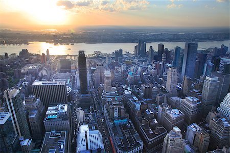simsearch:400-04782234,k - New York, NY, USA - May 17, 2013: New York City Manhattan skyline aerial view with Empire State and skyscrapers  May 17, 2013 in Manhattan, New York City Stockbilder - Microstock & Abonnement, Bildnummer: 400-08253073