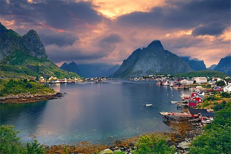 simsearch:400-06946273,k - Scenic town of Reine by the fjord on Lofoten Islands in Norway. Photographie de stock - Aubaine LD & Abonnement, Code: 400-08253217