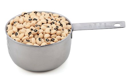 Black eyed peas in an American measuring cup, isolated on a white background Stock Photo - Budget Royalty-Free & Subscription, Code: 400-08260526