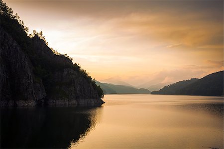 power station control - Artificial Lake behind the Bicaz Dam at sunset, Romania Foto de stock - Super Valor sin royalties y Suscripción, Código: 400-08260696