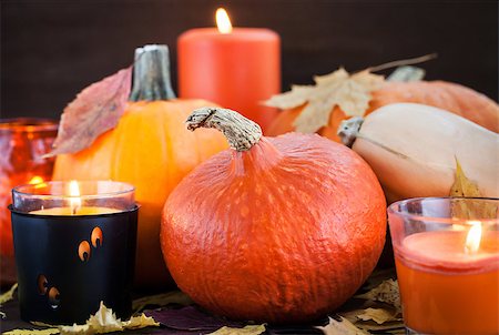 simsearch:400-03938737,k - Decorative halloween pumpkins and candles Photographie de stock - Aubaine LD & Abonnement, Code: 400-08261954