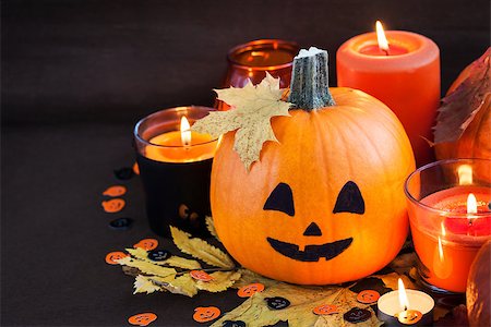 simsearch:400-03938737,k - Decorative halloween pumpkins and candles Photographie de stock - Aubaine LD & Abonnement, Code: 400-08261957