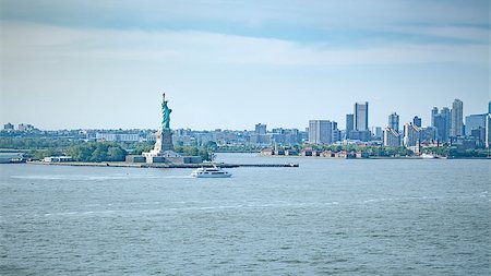 simsearch:400-04615381,k - An image of the Statue of Liberty in New York Foto de stock - Super Valor sin royalties y Suscripción, Código: 400-08285134