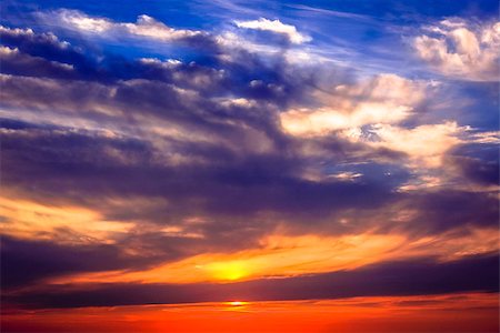 simsearch:400-07617810,k - beautiful sunset sky with clouds and sun Stockbilder - Microstock & Abonnement, Bildnummer: 400-08285177