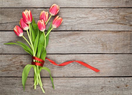 simsearch:400-08036453,k - Colorful tulips on wooden table. Top view with copy space Stock Photo - Budget Royalty-Free & Subscription, Code: 400-08288447