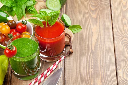 simsearch:400-07172598,k - Fresh vegetable smoothie on wooden table. Tomato and cucumber. View with copy space Stock Photo - Budget Royalty-Free & Subscription, Code: 400-08288588