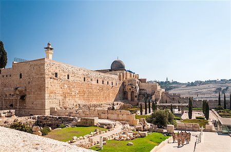 simsearch:400-04504638,k - Al-Aqsa Mosque of Omar view from the western wall in Jerusalem, Israel Foto de stock - Super Valor sin royalties y Suscripción, Código: 400-08289904