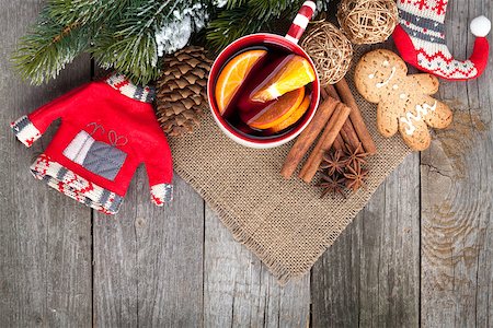 Christmas mulled wine with fir tree and decor on wooden table Stock Photo - Budget Royalty-Free & Subscription, Code: 400-08294967