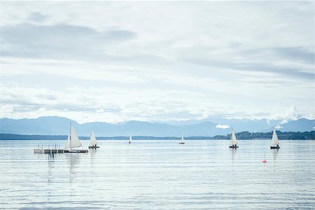 simsearch:400-06480005,k - The Starnberg Lake in Bavaria Germany with sailing boats Foto de stock - Super Valor sin royalties y Suscripción, Código: 400-08297931