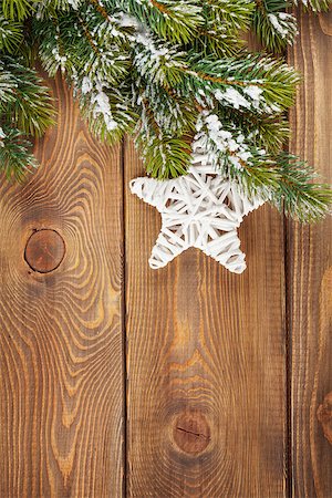 simsearch:400-07299371,k - Christmas fir tree and star shape decor on rustic wooden board with copy space Foto de stock - Super Valor sin royalties y Suscripción, Código: 400-08291411
