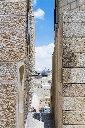 simsearch:400-04477944,k - Beautiful photo Dome of the Rock between houses in the old town, Jerusalem, Israel . Stockbilder - Microstock & Abonnement, Bildnummer: 400-08292406