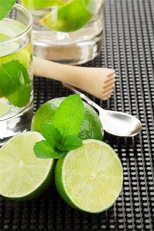 simsearch:400-05205981,k - Mojito cocktail and ingredients on black rubber mat Stock Photo - Budget Royalty-Free & Subscription, Code: 400-08293440