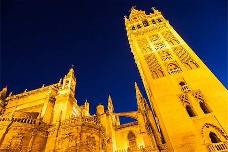 simsearch:851-02962930,k - Giralda bell tower by night in Seville - Spain Foto de stock - Super Valor sin royalties y Suscripción, Código: 400-08315029