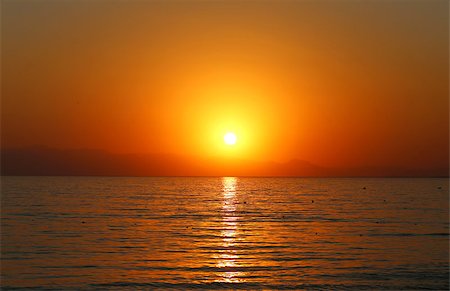 simsearch:400-07087298,k - beautiful bright sunset on the coast in summer Foto de stock - Super Valor sin royalties y Suscripción, Código: 400-08317379