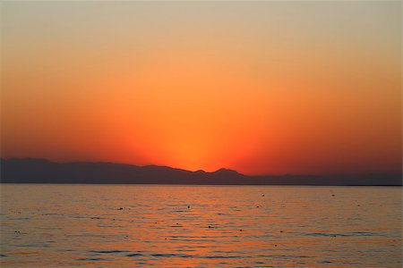 simsearch:400-08315659,k - Beautiful sunset in the Mediterranean Sea in Turkey Foto de stock - Super Valor sin royalties y Suscripción, Código: 400-08317381