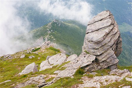 simsearch:400-04277308,k - line rocks in the mountains in the fog Photographie de stock - Aubaine LD & Abonnement, Code: 400-08334052